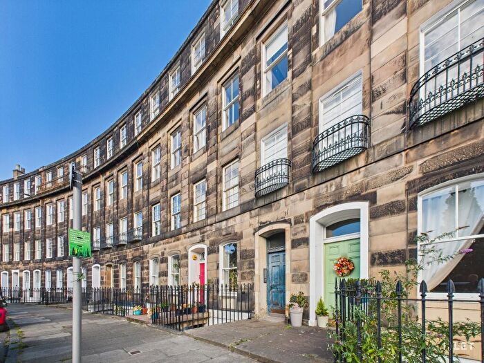 2 Bedroom Flat To Rent In Gardners Crescent, Fountainbridge, Edinburgh, EH3
