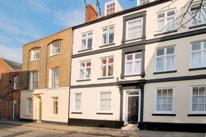 1 Bedroom Flat To Rent In Canterbury, CT1