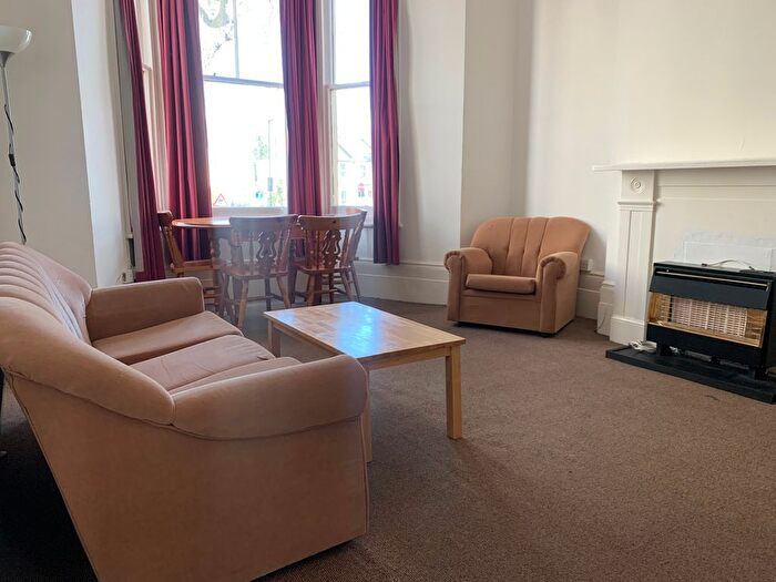 1 Bedroom Flat To Rent In Chiswick High Road, London, W4