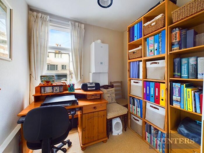1 Bedroom Flat For Sale In Albion Road, Scarborough, YO11