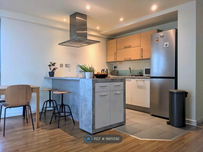 2 Bedroom Flat To Rent In Azura Court, London, E15