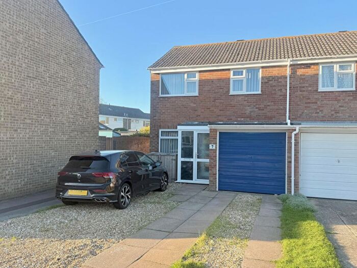 3 Bedroom Property For Sale In Princes Drive, Weymouth, DT4