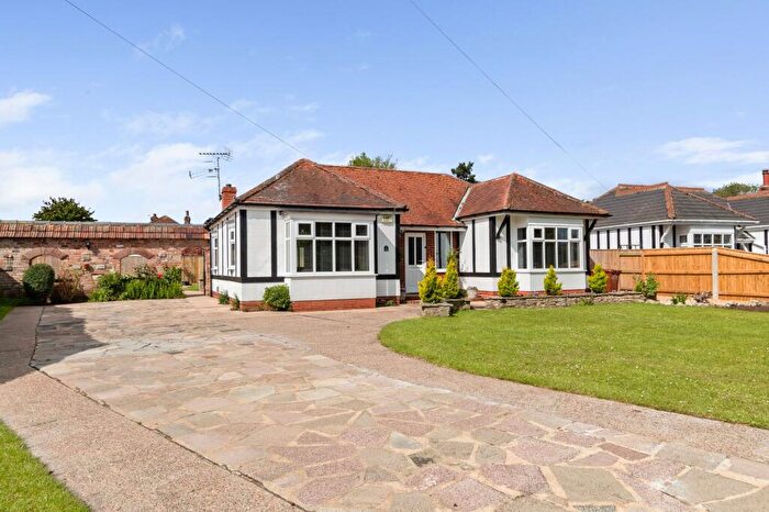 4 Bedroom Detached Bungalow For Sale In Louth Road, Grimsby, DN33