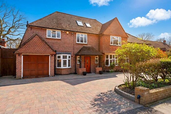 6 Bedroom Detached House For Sale In Broadwood Avenue, Ruislip, HA4