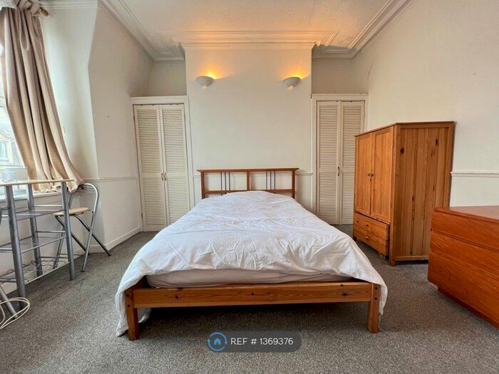 1 Bedroom Flat To Rent In Menzies Road, Aberdeen, AB11
