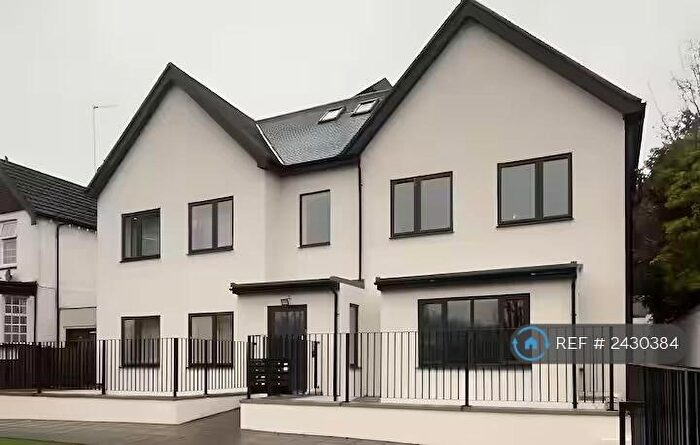 3 Bedroom Flat To Rent In Purley Rise, Purley, CR8