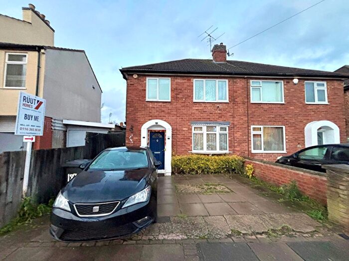 3 Bedroom Terraced House For Sale In Duncan Road, Leicester, LE2