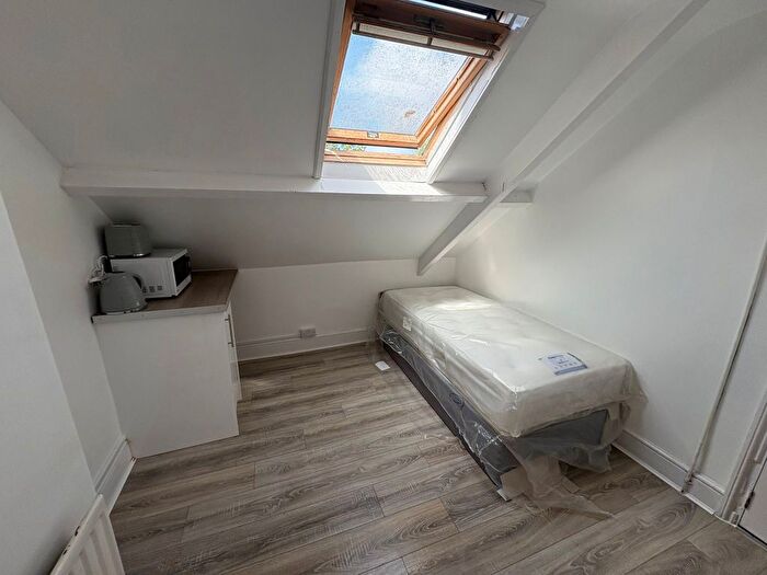 Terraced House To Rent In Nolton Street, Bridgend, CF31