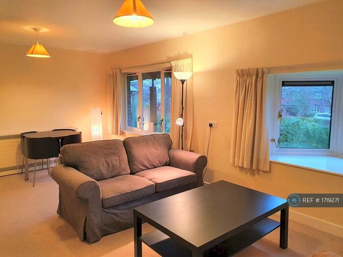 1 Bedroom Flat To Rent In Claverton Court, Chester, CH4