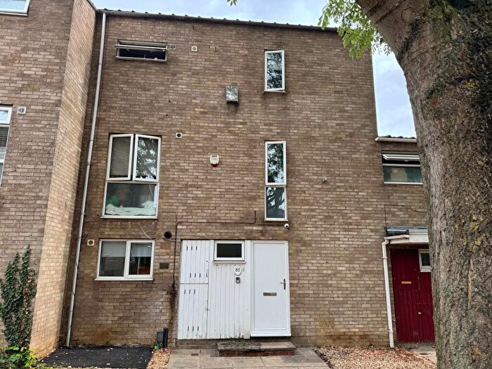 6 Bedroom Terraced House For Sale In Brookfurlong, Peterborough, Cambridgeshire, PE3