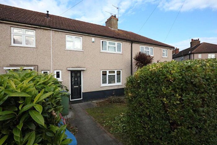3 Bedroom Terraced House To Rent In Cowper Avenue, Tilbury, RM18