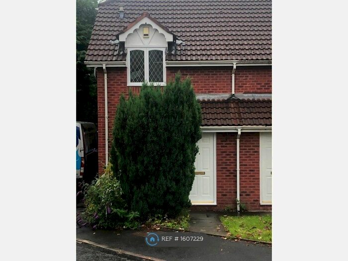 2 Bedroom Semi-Detached House To Rent In Leaside Close, Rochdale, OL12