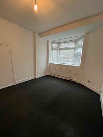 1 Bedroom Flat To Rent In Boundary Road, East Ham, London, E13