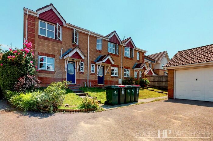 2 Bedroom End Of Terrace House To Rent In Carter Road, Maidenbower, RH10