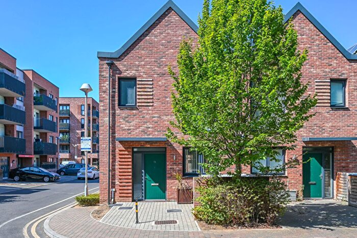 3 Bedroom Terraced House For Sale In Reynard Way, Brentford, TW8