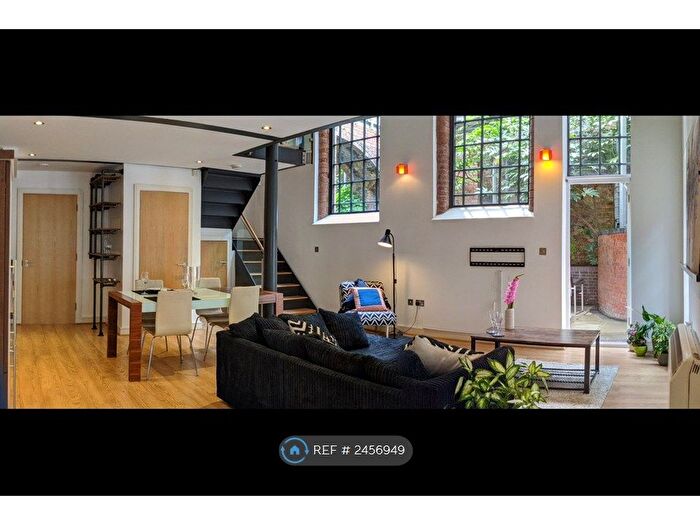 2 Bedroom Flat To Rent In Scholars Gate, Birmingham, B1