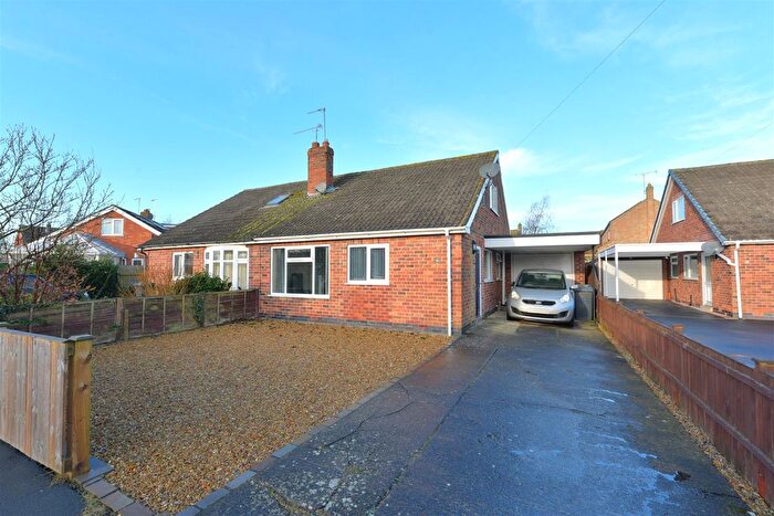 3 Bedroom Semi-Detached Bungalow For Sale In Ashdale Road, Dunnington, York, YO19