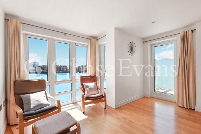 3 Bedroom Flat To Rent In St. Davids Square, Docklands, London, E14