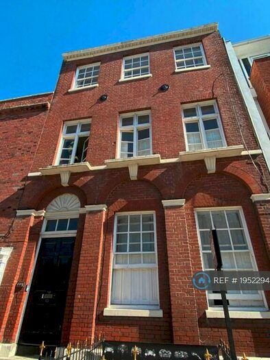 2 Bedroom Flat To Rent In High Street, Portsmouth, PO1