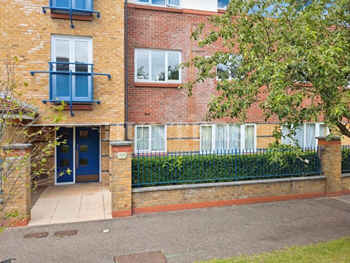 1 Bedroom Flat To Rent In Myddleton Avenue, London, N4