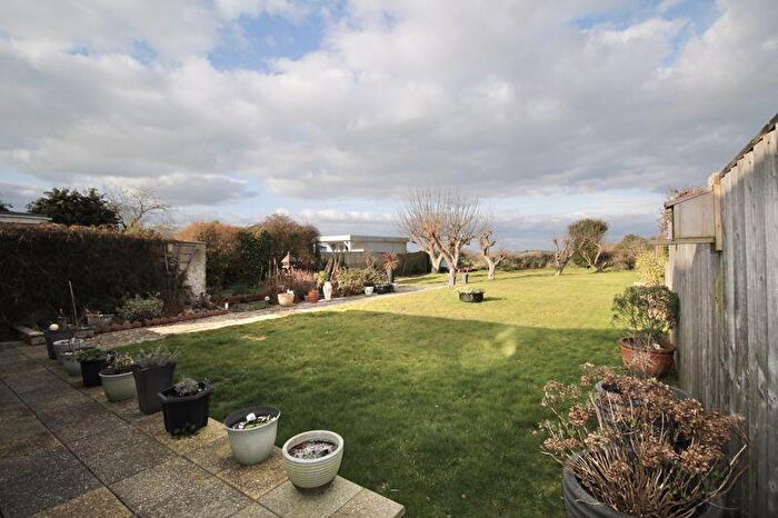3 Bedroom Detached Bungalow For Sale In Alverstone Road, East Cowes, PO32