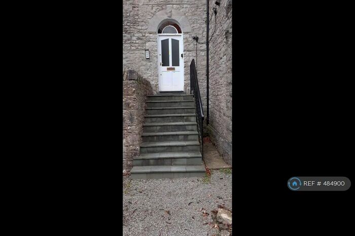 2 Bedroom Flat To Rent In Sedbergh Road, Kendal, LA9