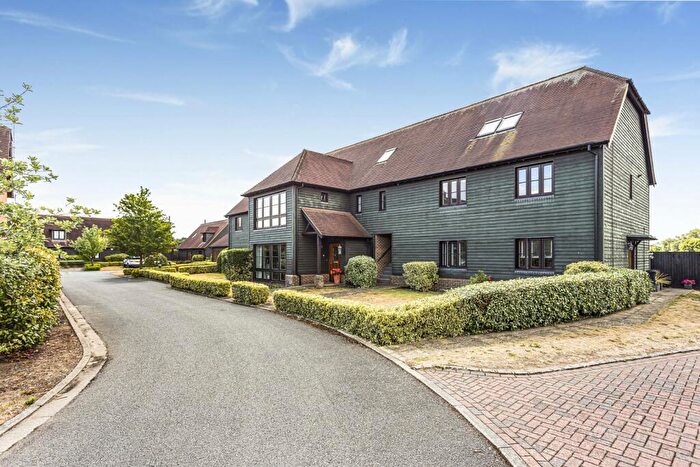 3 Bedroom Maisonette For Sale In Summer Close, Byfleet, West Byfleet, Surrey, KT14