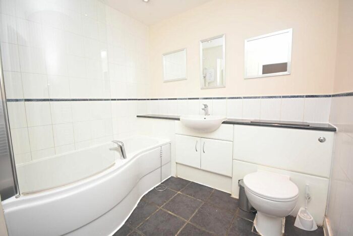 2 Bedroom Apartment To Rent In Bishops Corner, Hulme, Manchester, M15