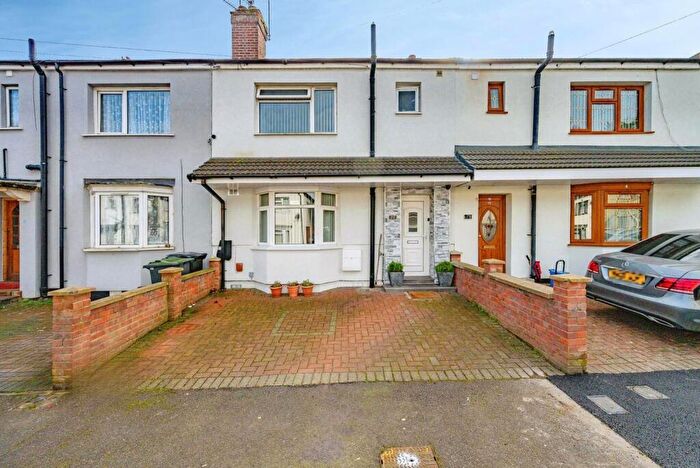 3 Bedroom Terraced House For Sale In Summerfield Road, Luton, Bedfordshire, LU1