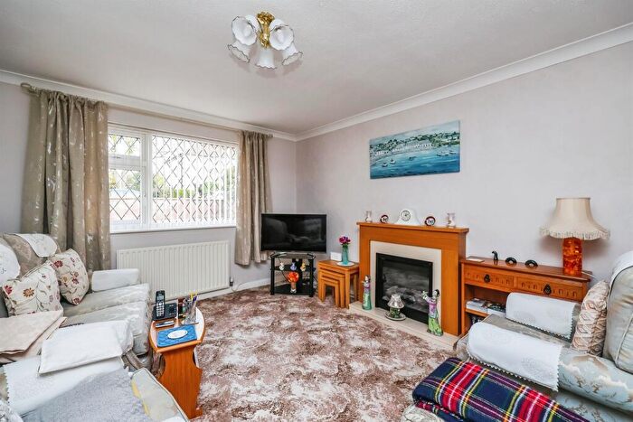 2 Bedroom Detached Bungalow For Sale In Brookhill Leys Road, Eastwood, Nottingham, NG16