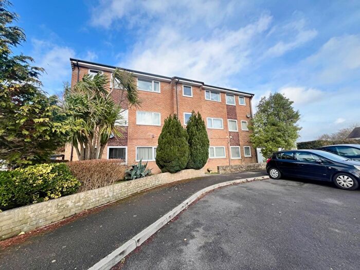 2 Bedroom Flat To Rent In Slepe Crescent, Poole, BH12