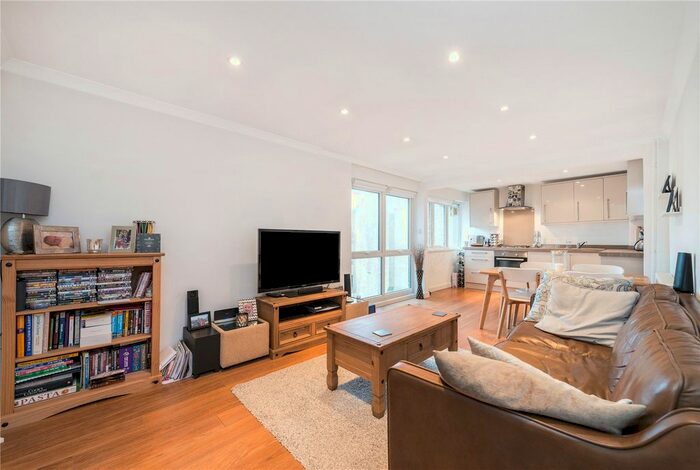 2 Bedroom Flat To Rent In Bassingham Road, London, SW18