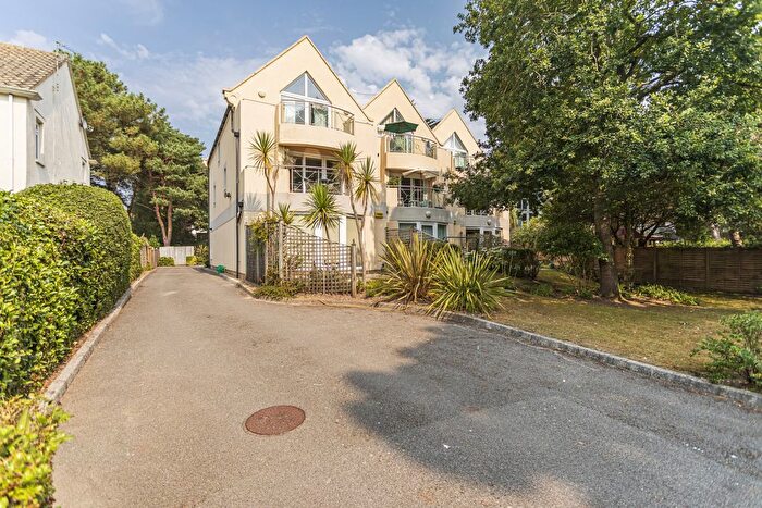 2 Bedroom Town House To Rent In Panorama Road, Sandbanks, Poole, BH13