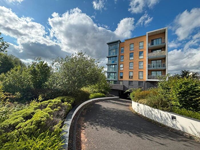 2 Bedroom Apartment For Sale In Drake Way, Reading, RG2