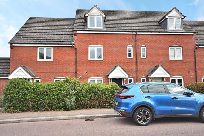 3 Bedroom Terraced House For Sale In St Crispin Drive, Northampton, NN5