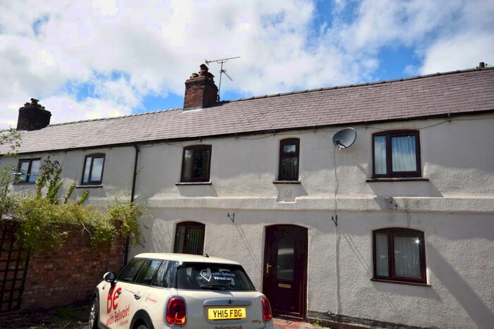 2 Bedroom Cottage To Rent In Gresford Road, Llay, LL12