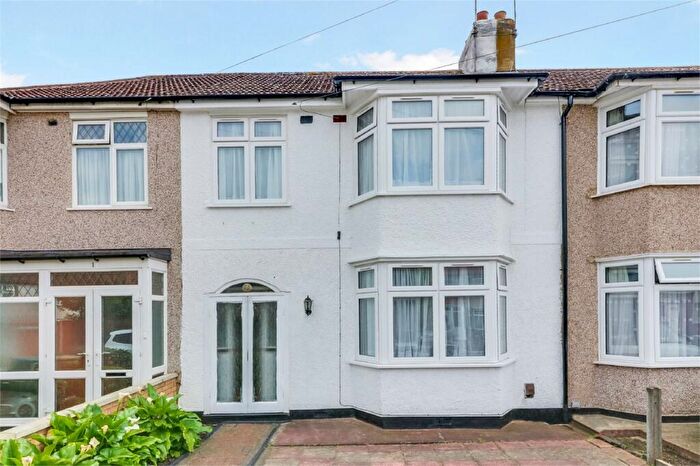 3 Bedroom Terraced House To Rent In Princes Avenue, London, NW9