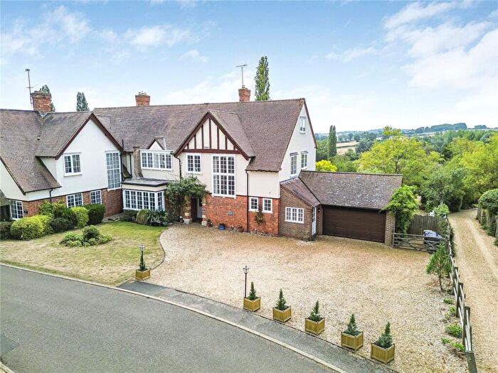 6 Bedroom Semi-Detached House For Sale In Highfield Park, Creaton, Northamptonshire, NN6