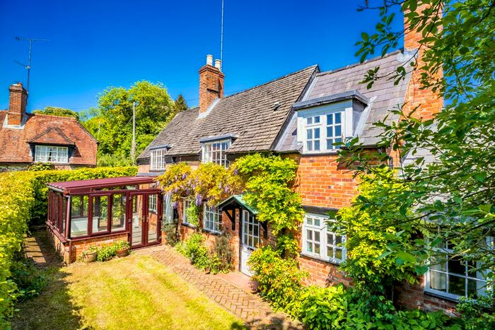 3 Bedroom Detached House To Rent In Pyt Cottage, Ashampstead, RG8