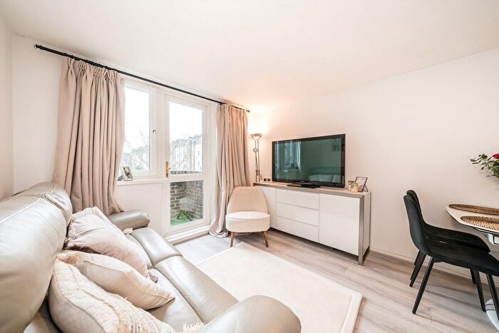 1 Bedroom Flat For Sale In Burlington Close, Maida Vale, W9