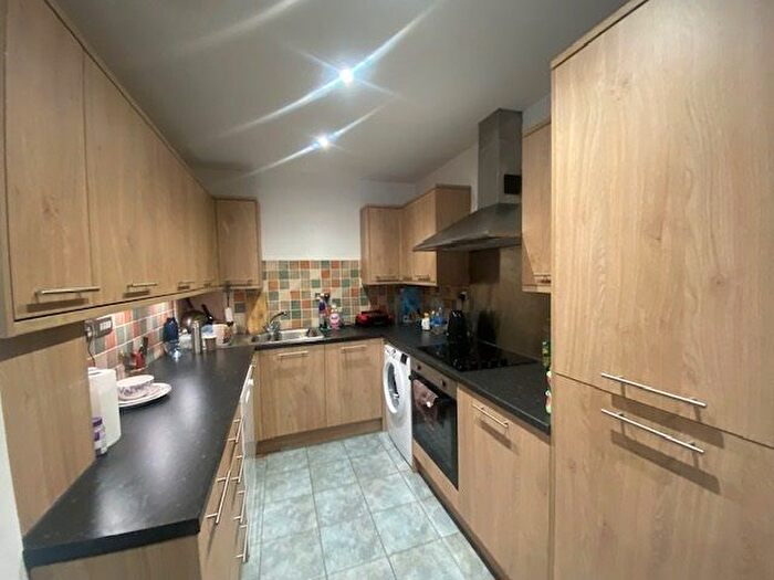 2 Bedroom Flat To Rent In Lahnstein Court, Kettering, NN16