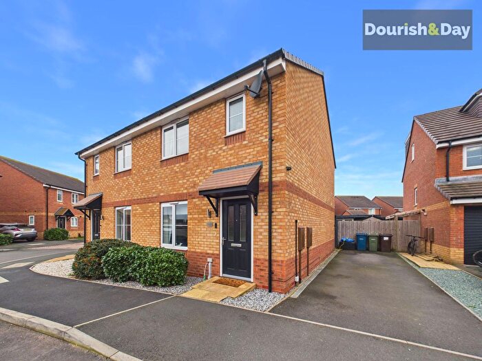 3 Bedroom Semi-Detached House For Sale In Harrow Place, Stafford, ST16