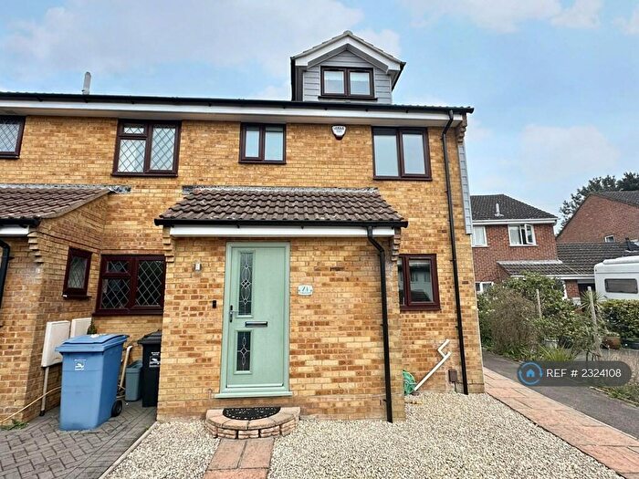 3 Bedroom Semi-Detached House To Rent In Chalbury Close, Poole, BH17
