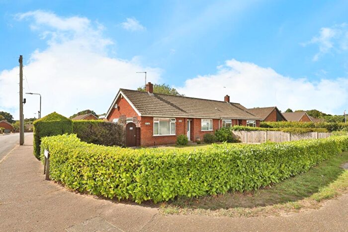 2 Bedroom Semi-Detached Bungalow For Sale In Holt Road, Horsford, Norwich, NR10