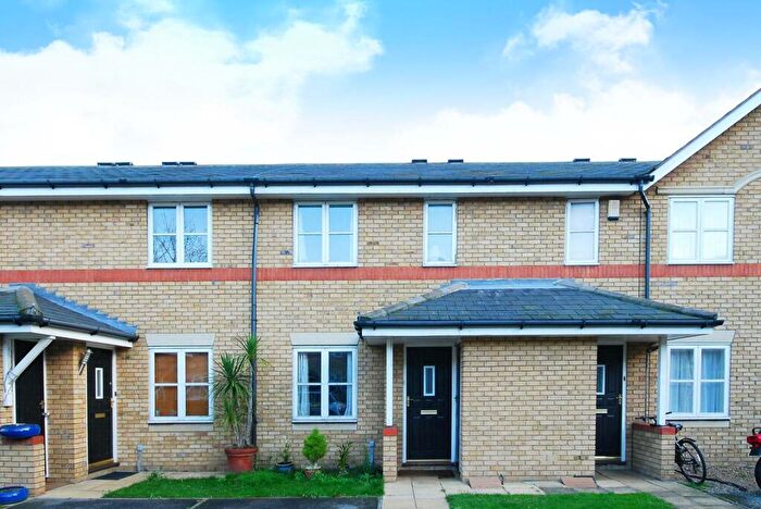 3 Bedroom House To Rent In Milligan Street, Limehouse, London, E14