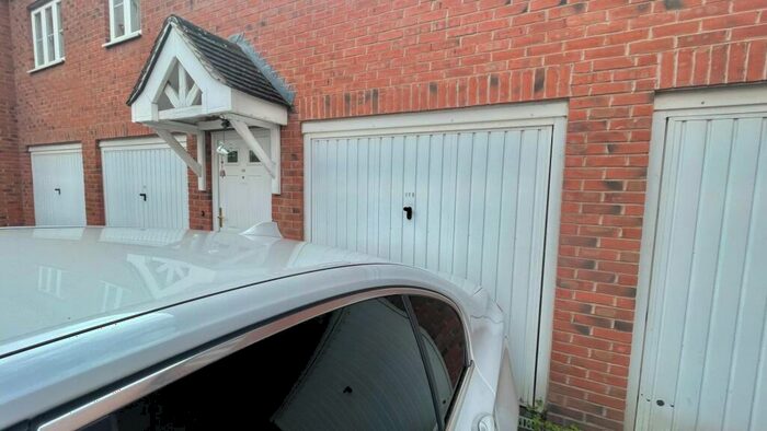 2 Bedroom Apartment To Rent In St. Peters Way, Stratford-upon-Avon, CV37