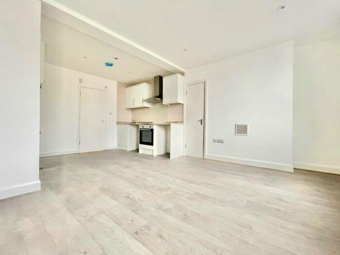 1 Bedroom Flat To Rent In New Cross Road, London, SE14