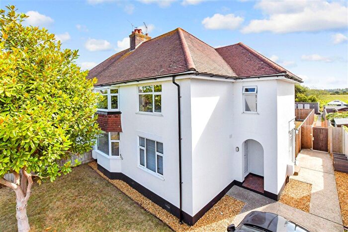 2 Bedroom Flat For Sale In West View Drive, Yapton, Arundel, West Sussex, BN18