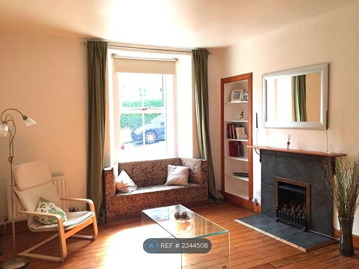 2 Bedroom Flat To Rent In Newhaven Road, Edinburgh, EH6