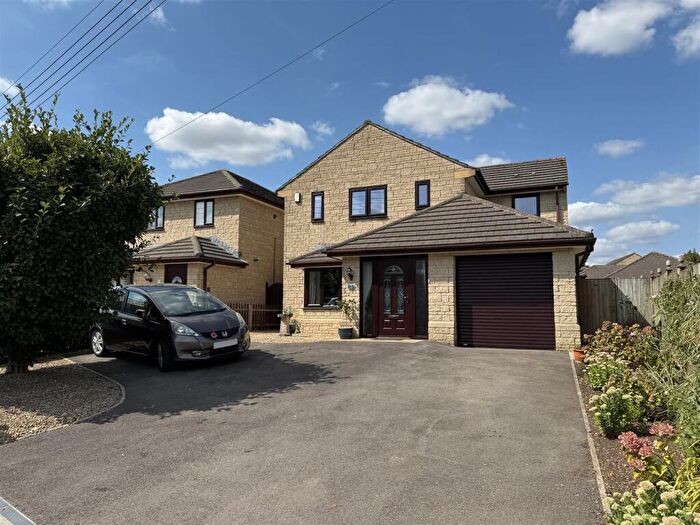 4 Bedroom Detached House For Sale In Steam Mills, Midsomer Norton, BA3